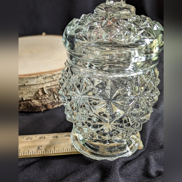 Early 70's AVON CRYSTAL FACETS Cut Glass Jar with Lid - Picture 5 of 10